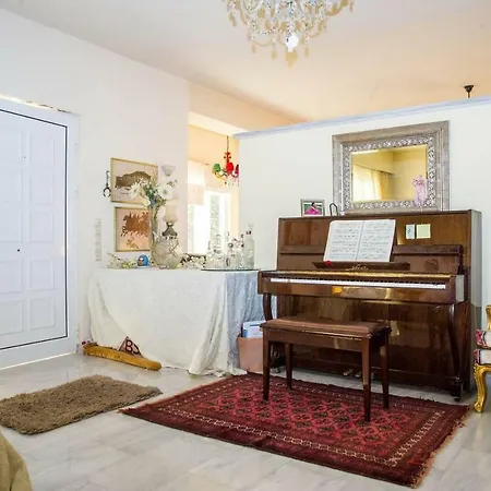 Beachside Bliss - Luxury Sanctuary & Private Pool Kalamata