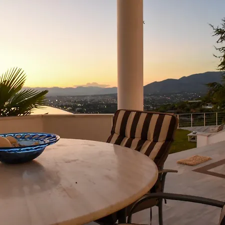 Beachside Bliss - Luxury Sanctuary & Private Pool Appartamento