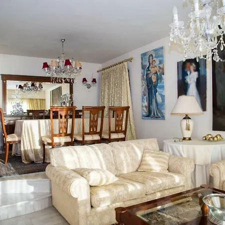 Beachside Bliss - Luxury Sanctuary & Private Pool Каламата